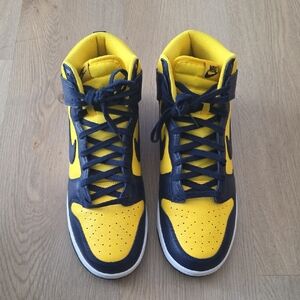 Michigan Nike Dunk Hi Retro SE Sneakers